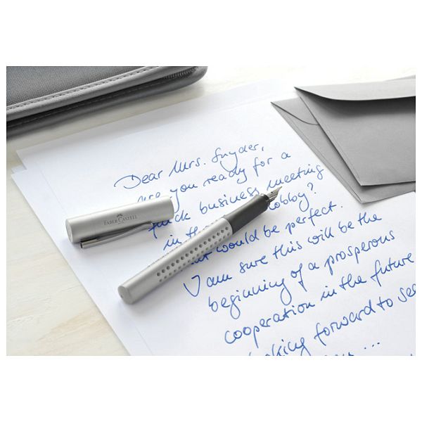 Nalivpero Grip 2011 (M) Classic Faber-Castell 140900 srebrno